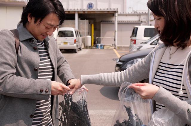 地元のおばちゃん絶賛のワカメをおすそわけ～。新鮮です！
